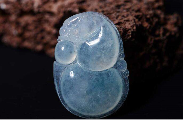 男人佩戴什么样式的翡翠？这些都是不错的选择！(图文)   第1张