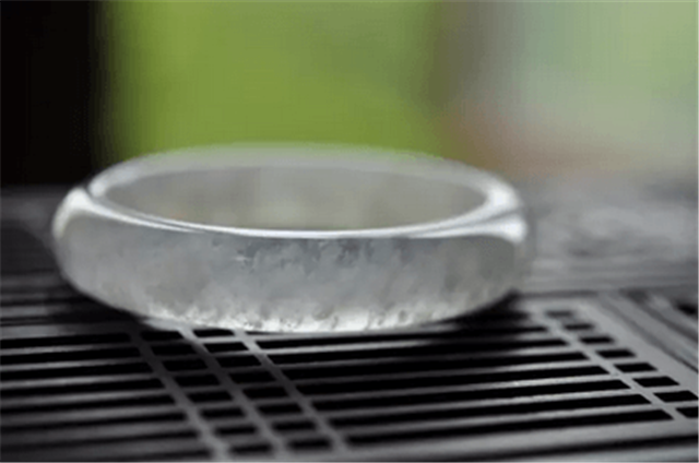 翡翠玉镯子怎么看好坏？B货玉镯子对身体有害吗?(图文)   第3张