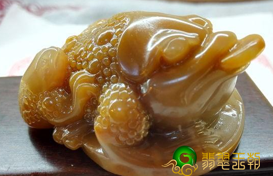 《母子金蟾》对你说顽石雕工艺品与不雕有什么不同   第6张