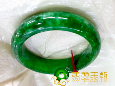 铁龙生翡翠镯子如何评定真伪 
