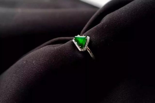 私人订制翡翠慢慢地火了起来，私人订制时代将要开启了吗？   第12张