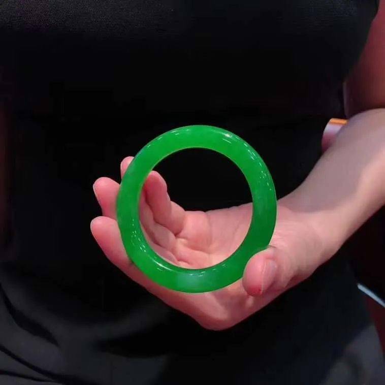 
                你的翡翠辣不辣？这个“辣”是指什么？
   第1张