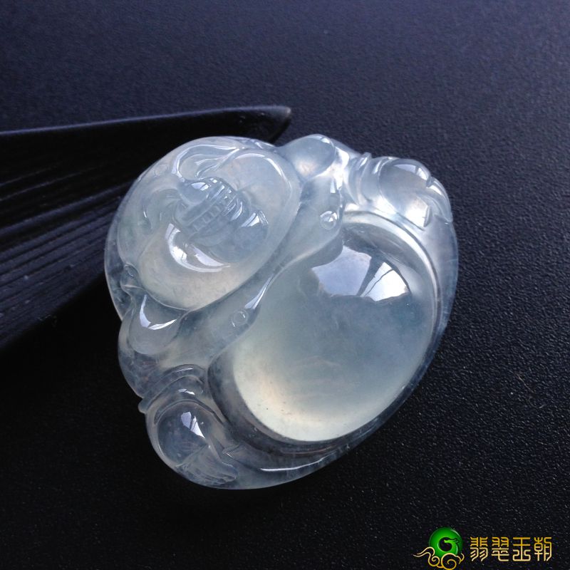 翡翠玉佛的寓意 翡翠笑佛配戴特别注意哪些？   第3张