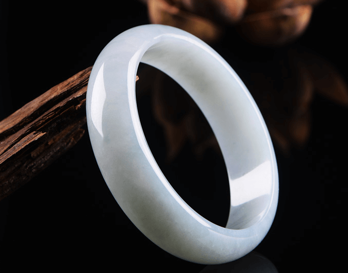 白色糯种翡翠价钱贵不贵？学会挑就不怕买贵！   第3张