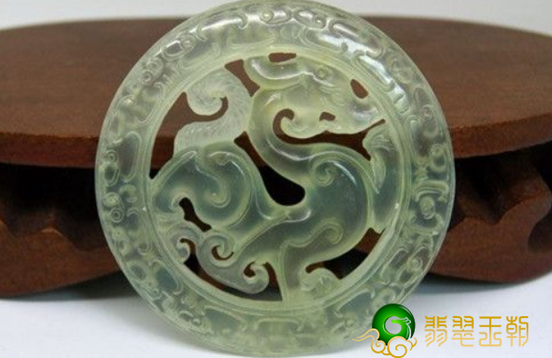 仿古式纹是啥？在翡翠手工雕刻中的仿古式纹有哪些实际意义？   第3张