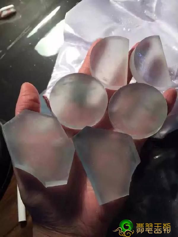 那样的翡翠才算的上绝品冰种翡翠，你这些只有算好！   第10张