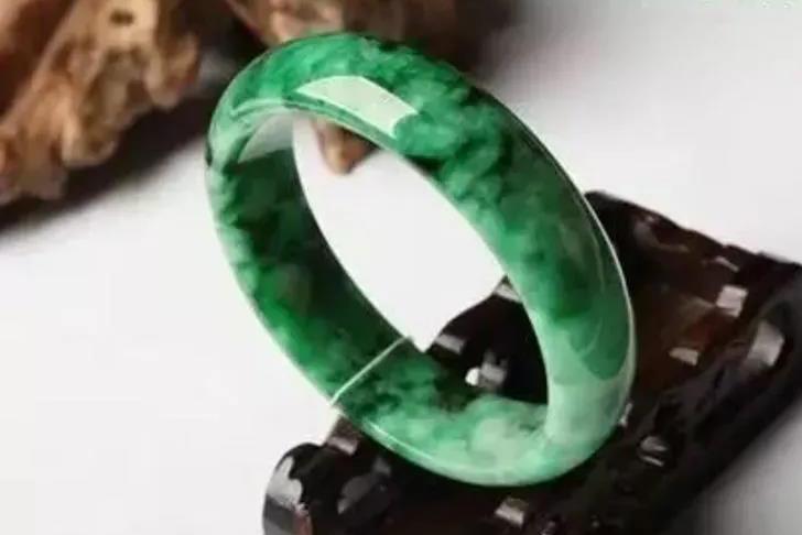 
                花青翡翠你了解了吗？
   第1张