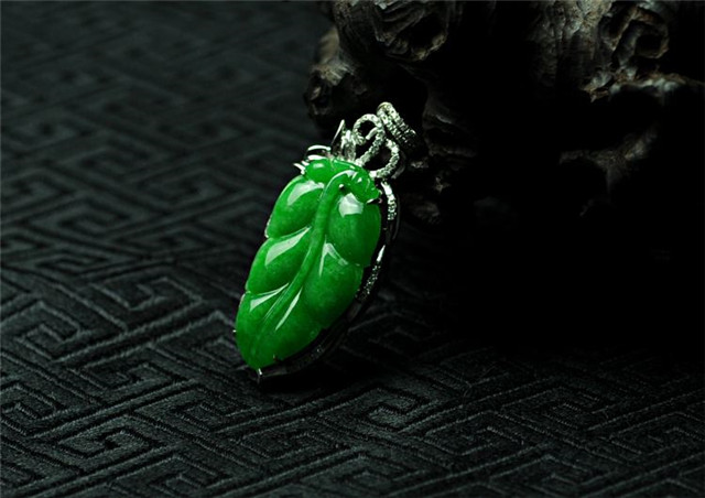 挑选翡翠叶子有门道,点击本文查看挑选小知识! 第3张