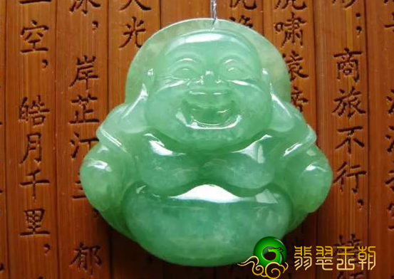 翡翠是稀缺宝贵的玉石，为什么有的翡翠却很便宜?   第2张