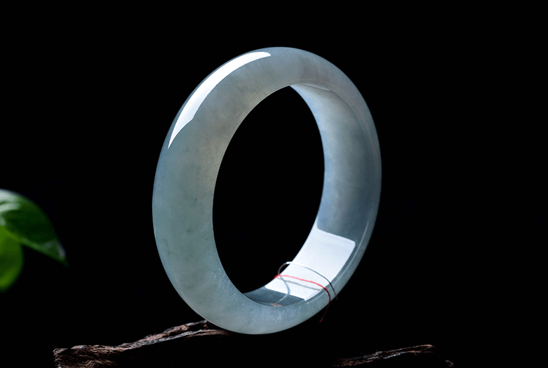 这里有一份翡翠手镯价格表,请您看完以后记得收藏! 第1张