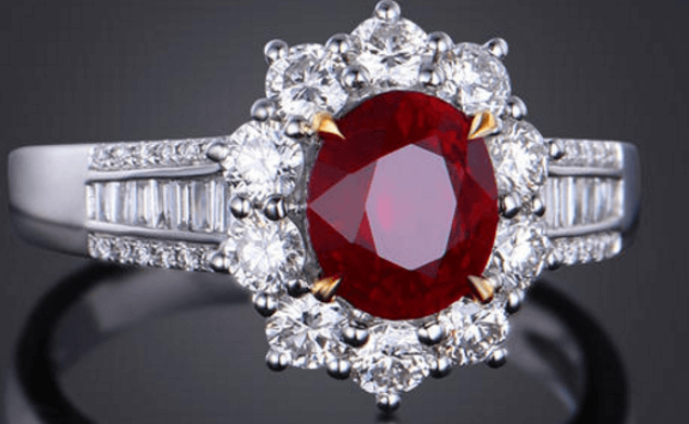 
                翡翠和红宝石的区别是什么？它们的价值受什么影响？
   第3张