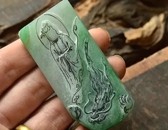 看完你就懂得，为何种、水、色好的翡翠都雕刻观音佛   第3张