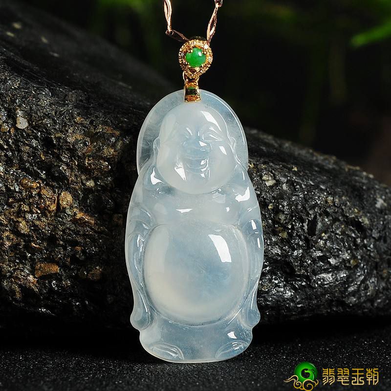 白冰种翡翠佛公价钱如何？看了文章内容我后统统明白了！   第2张