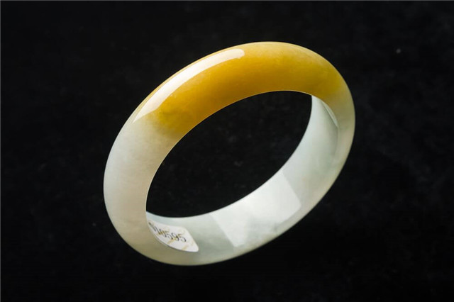 黄翡翠的功效与作用你知道吗？看完恍然大悟！   第2张