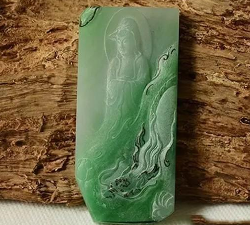 看完你就懂得，为何种、水、色好的翡翠都雕刻观音佛   第4张