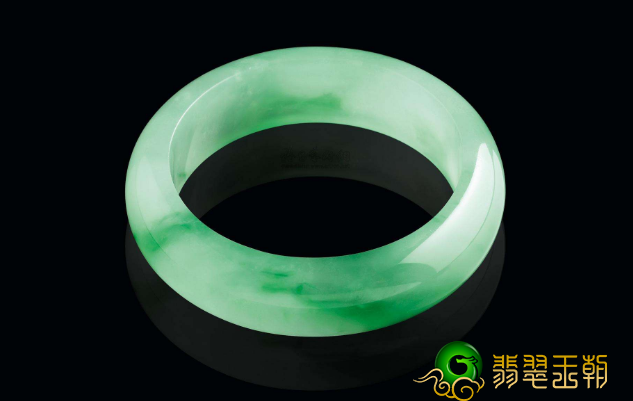 翡翠的水口应当要如何看?选择好的翡翠离不了好的水口 第1张