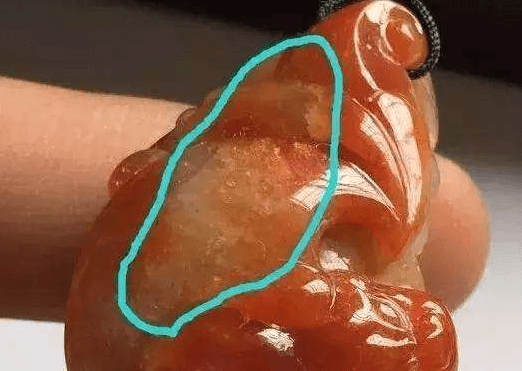 翡翠中有石花好吗？它的存在对翡翠影响有多大？(图文)   第1张