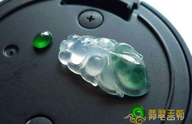 给爱人送一条翡翠鱼吧！寓意很好哦~   第1张