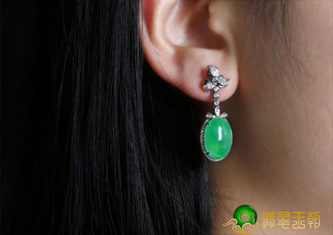 了解每个人不同的脸型应该怎么搭配翡翠耳环才好看   第1张