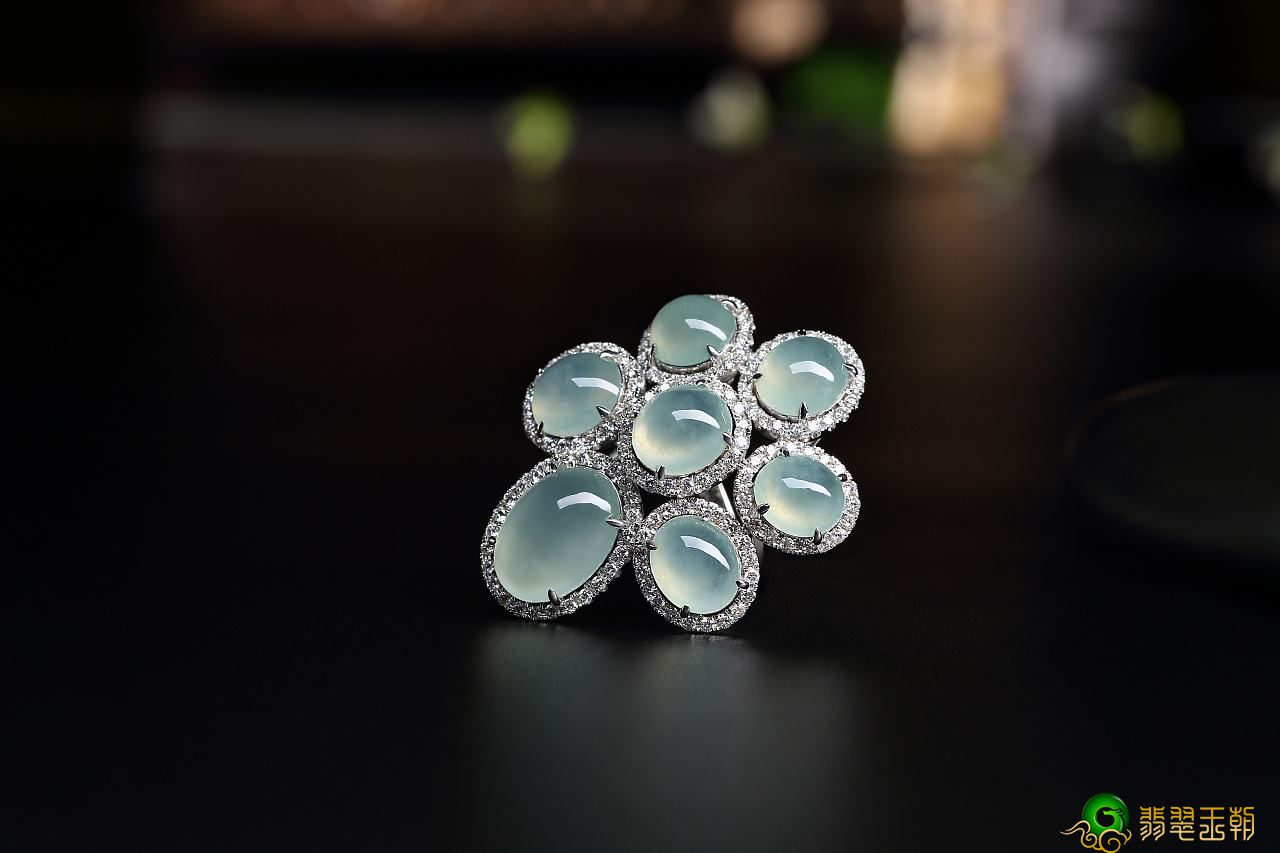 灿烂的翡翠戒指，翡翠界的一份壮丽在销售市场上拥有 一种高端装饰品   第2张