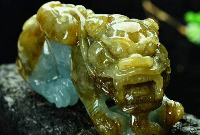 适合摆放在家中的翡翠摆件精品有哪些？   第2张