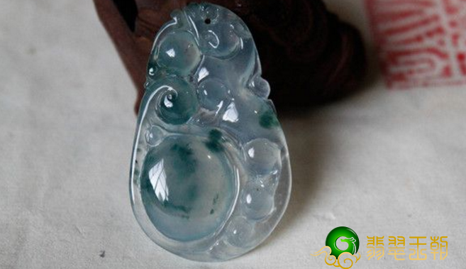 珍贵的翡翠挂件的一些种类分类   第2张