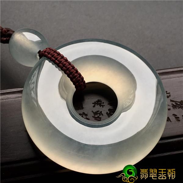 翡翠翡翠平安扣的喻意及配戴注重 第6张