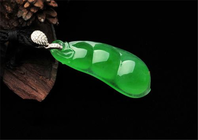 多彩的翡翠世界，讲究“浓正阳匀”！   第1张