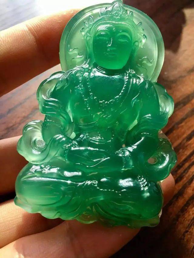 好的翡翠料子，价格想翻倍，得看雕刻师厉不厉害了   第5张