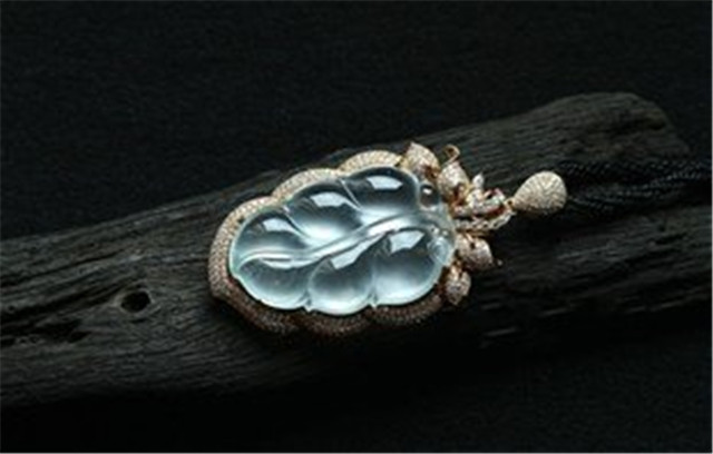 冰种翡翠和高冰种翡翠的区别在哪里?答案竟然是这样! 第1张