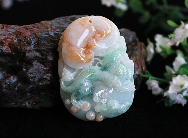 翡翠和玉有什么区别?点击查看辨别小技巧! 第1张