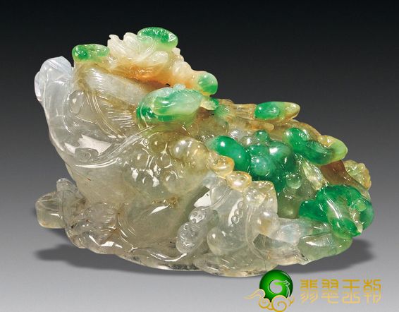 七彩翡翠的价钱高還是全绿翡翠的价钱高？可谓是顶峰的对战   第3张