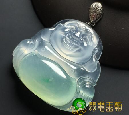 翡翠佛公脸上飘绿是大忌讳？其寓意又是什么？   第3张