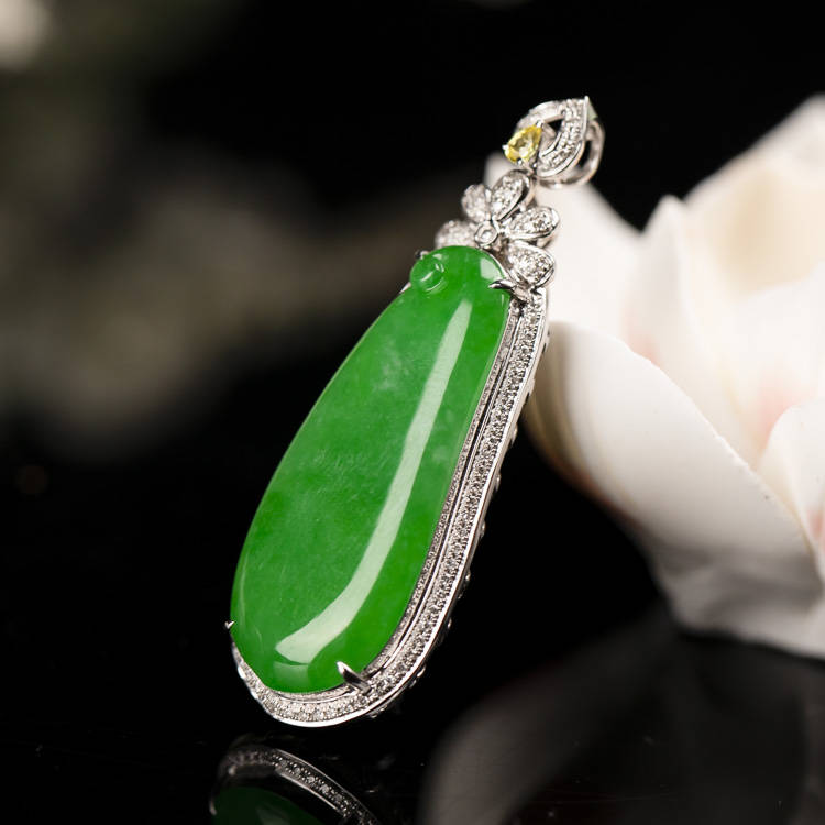 
                涨知识，选购翡翠首饰，你要懂的几个原则
   第1张