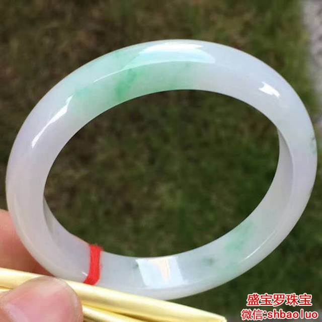一般翡翠手镯价格多少钱你清楚吗   第2张
