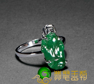 配戴翡翠三足金蟾能让你产生不一样的好运气哦~ 第1张