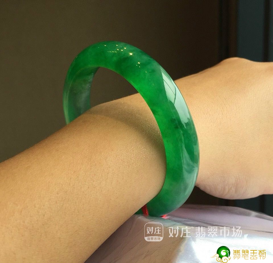 翡翠买亏掉？正确认识翡翠的“三青三水” 