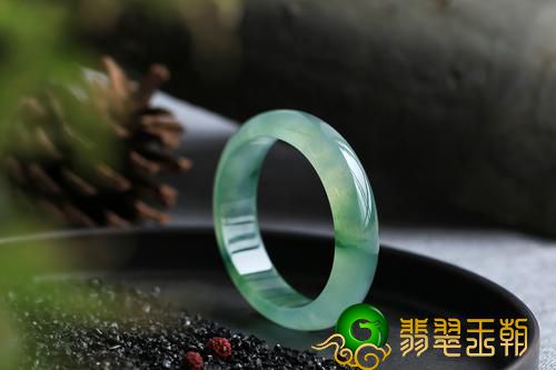 翡翠的清晰度经过身体配戴是否会越变越好？危害清晰度的要素！   第4张