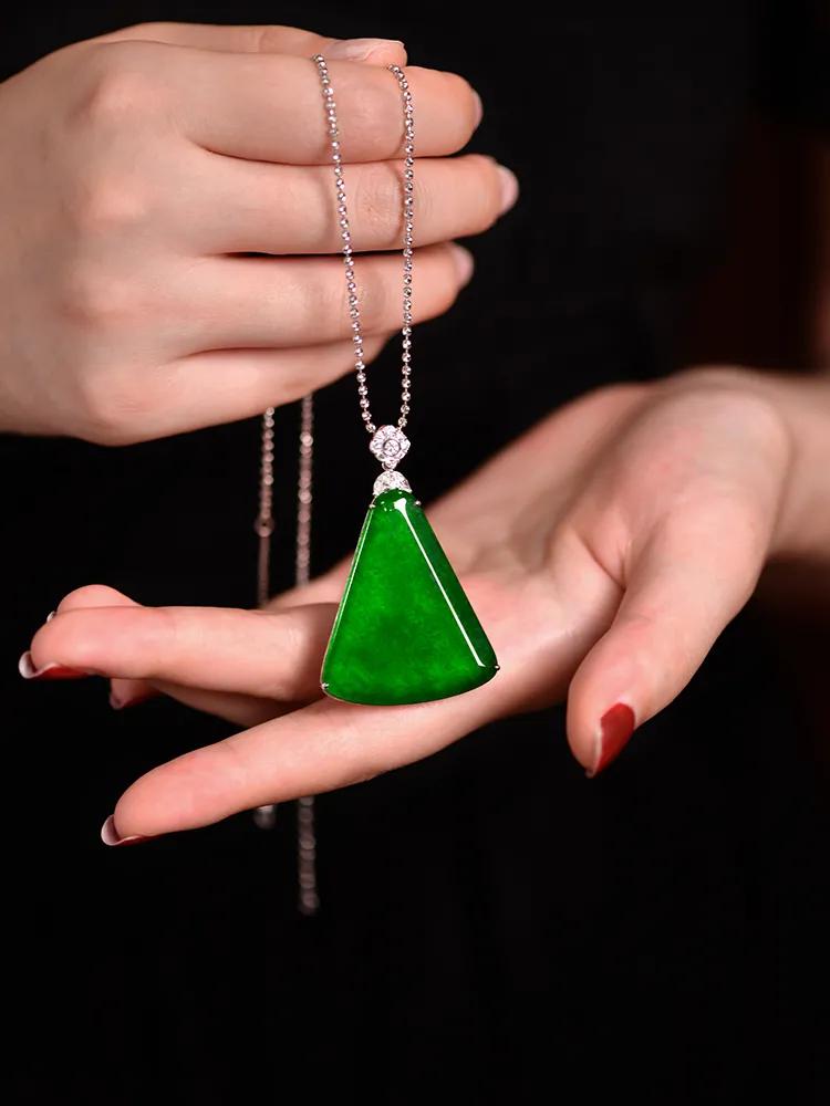 
                翡翠的收藏价值体现在哪？看完这些你就懂！
   第2张