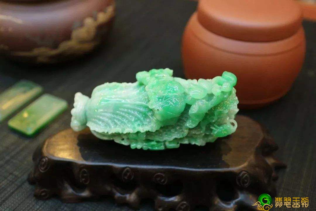翡翠大白菜为什么是稀世之宝？它的使用价值从哪里反映？   第2张