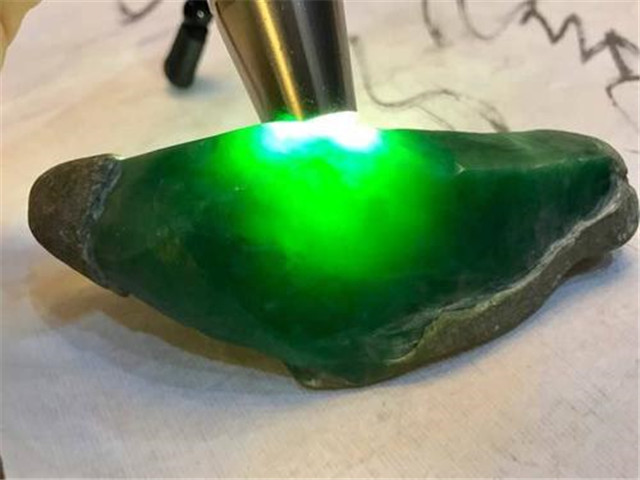 快点击查看本文，翡翠原石知识大全！（下）   第3张