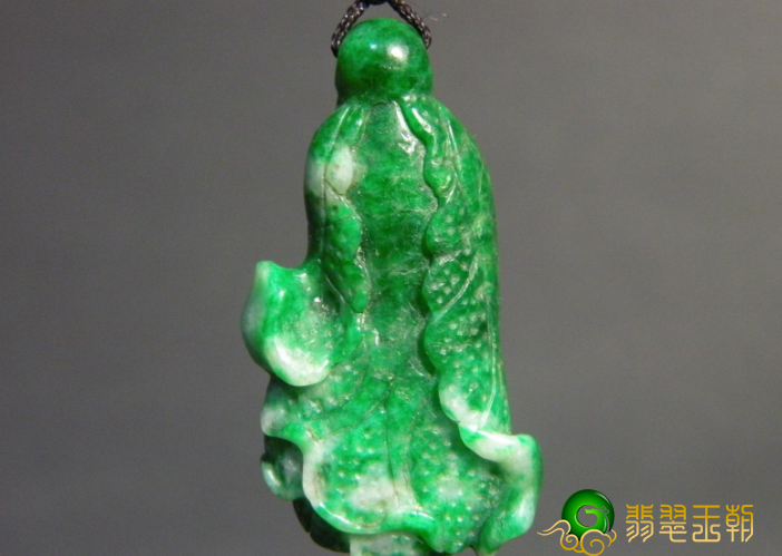 翡翠大白菜合适哪些群体配戴，翡翠大白菜的配戴注重   第2张