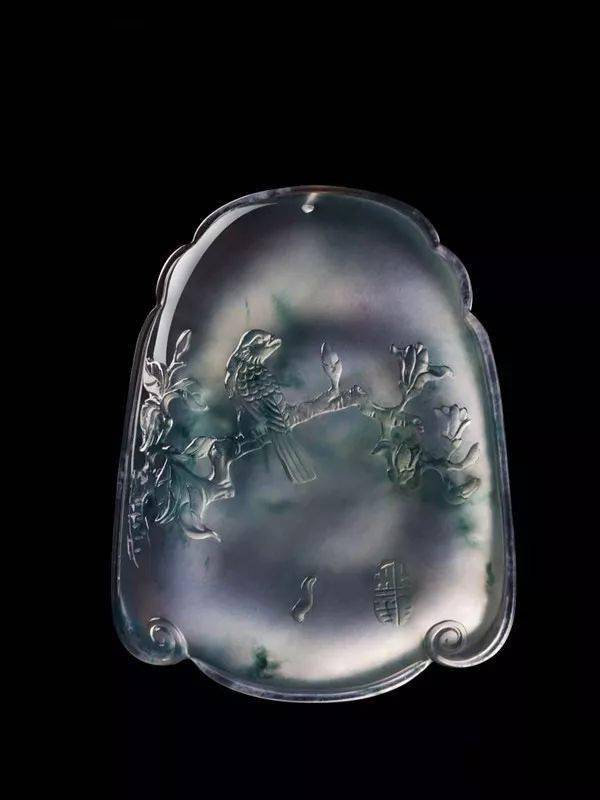 
                翡翠玉雕精品欣赏，给人一种余味无穷的感觉，这是我看过最好的翡翠！
   第2张