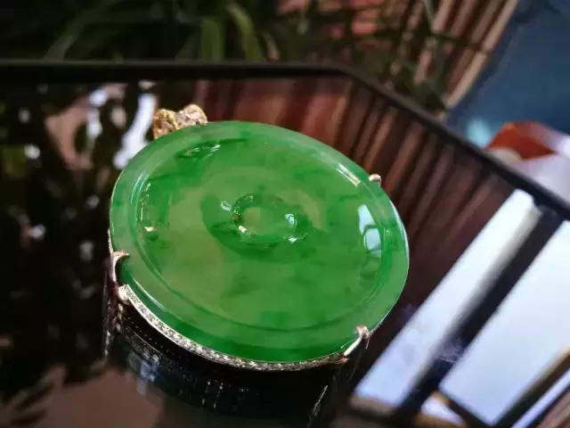 拥有美好寓意的翡翠平安扣，竟有如此故事！   第1张