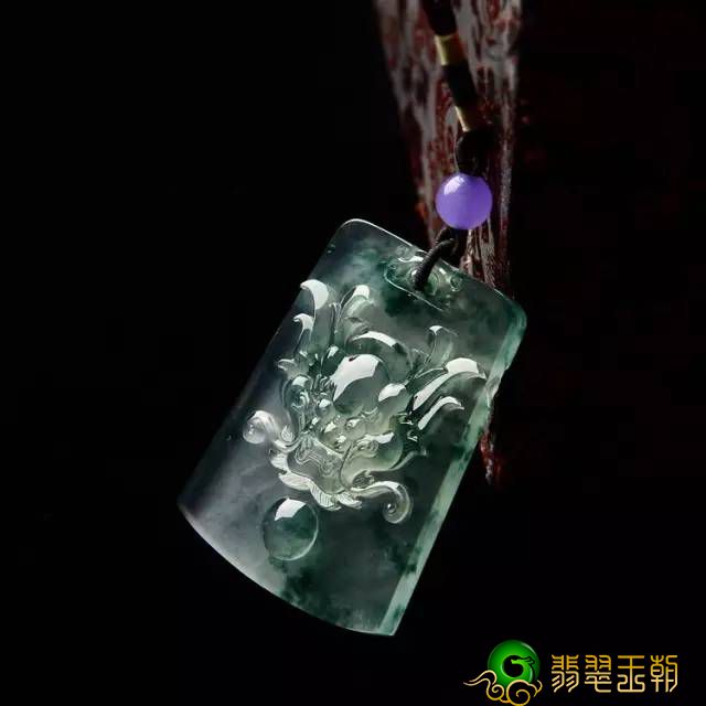 买翡翠除开看种、水、色以外，居然也要看它？   第2张