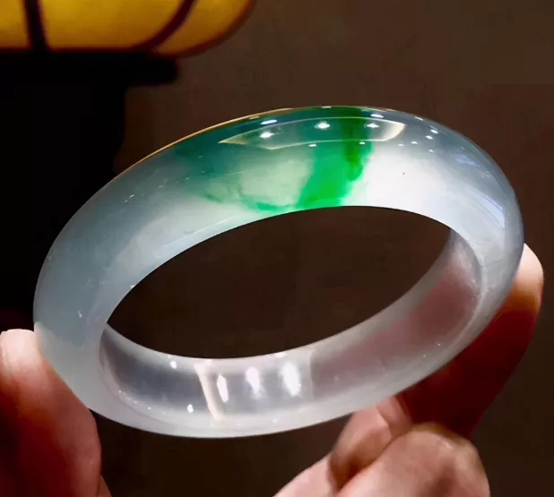 
                翡翠飘花，诗画意境
   第1张