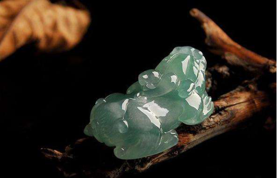 很多人都不知道，冰种翡翠貔貅多少钱，我来告诉你！   第1张