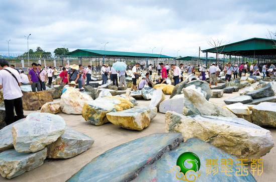 翡翠翡翠赌石,怎样选择翡翠翡翠赌石? 第2张