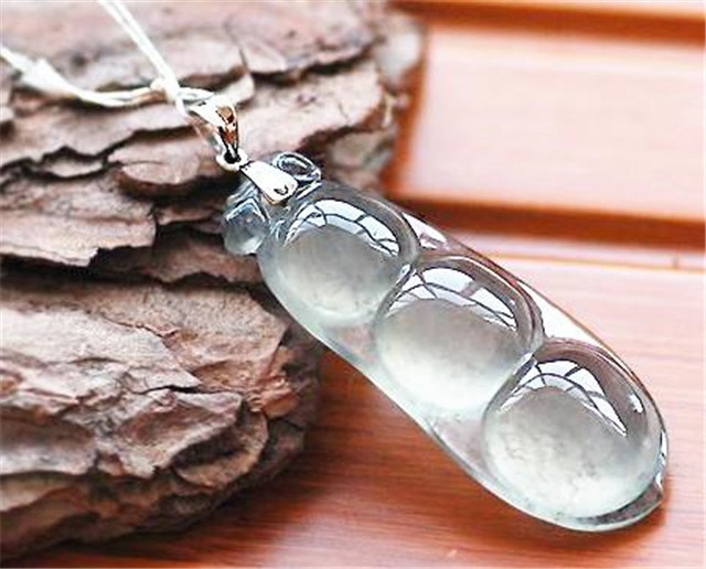 你适合佩戴哪种翡翠福豆?根据不同对象来选择! 第2张