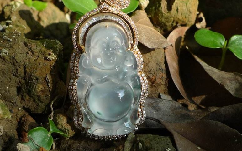 佩戴翡翠观音吊坠的寓意是什么？翠友快点击此文查看！(图文)   第3张